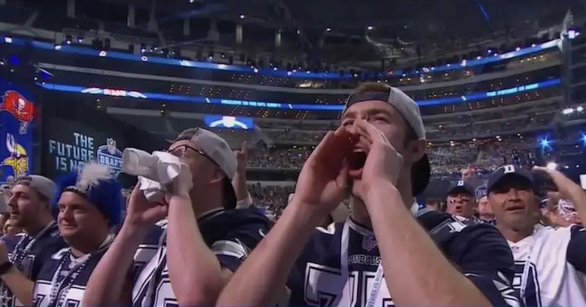 Dallas Cowboys fans booing at draft